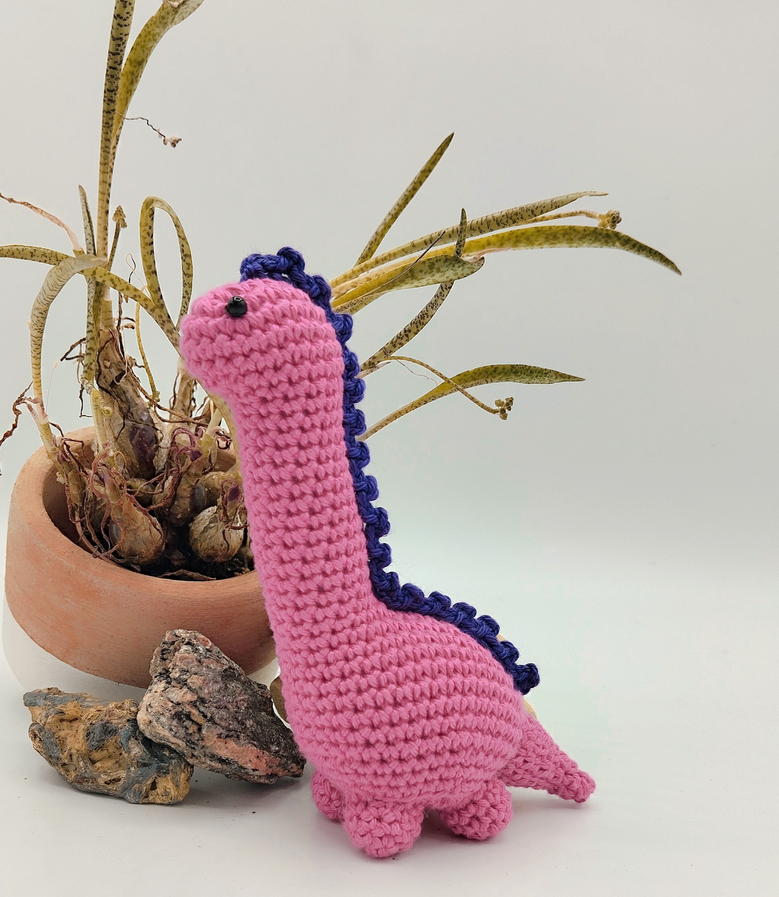 BRONTOSAURUS AMIGURUMI PATTERN.