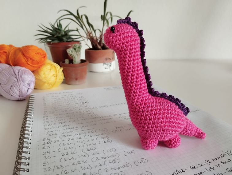 BRONTOSAURUS AMIGURUMI PATTERN.