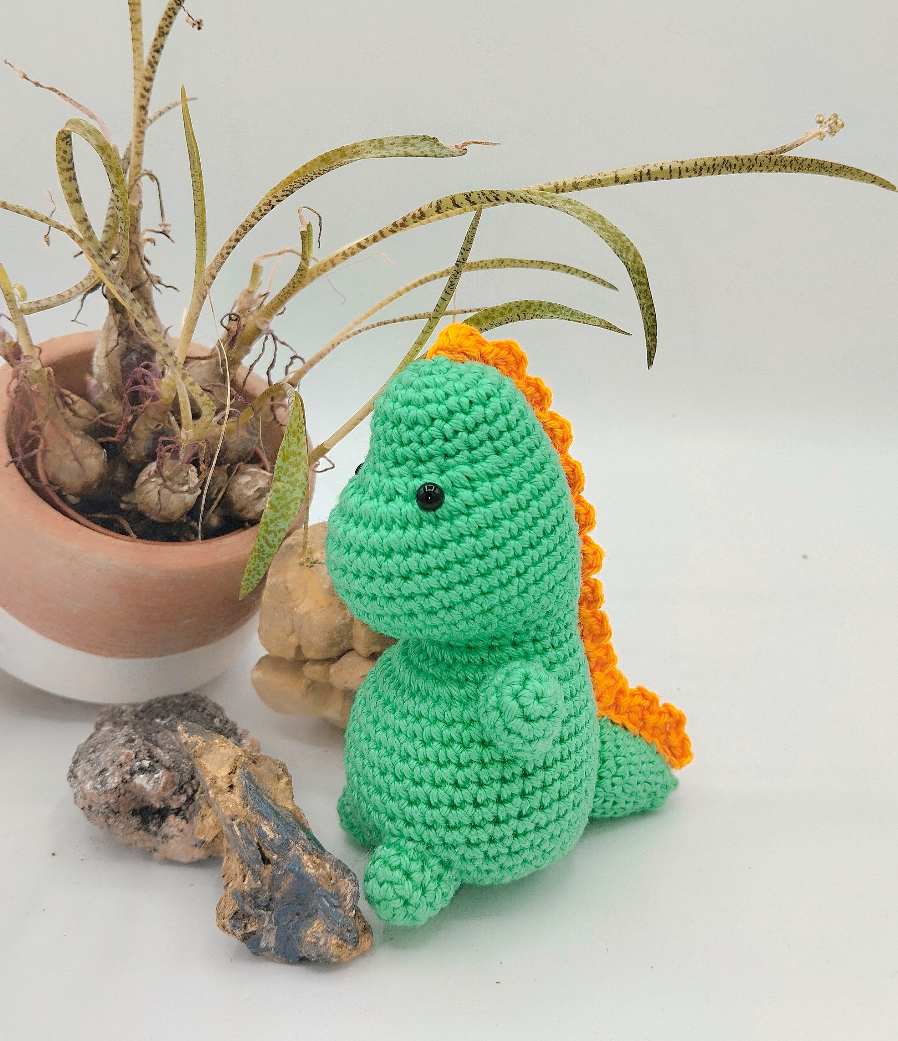 T-REX AMIGURUMI PATTERN.