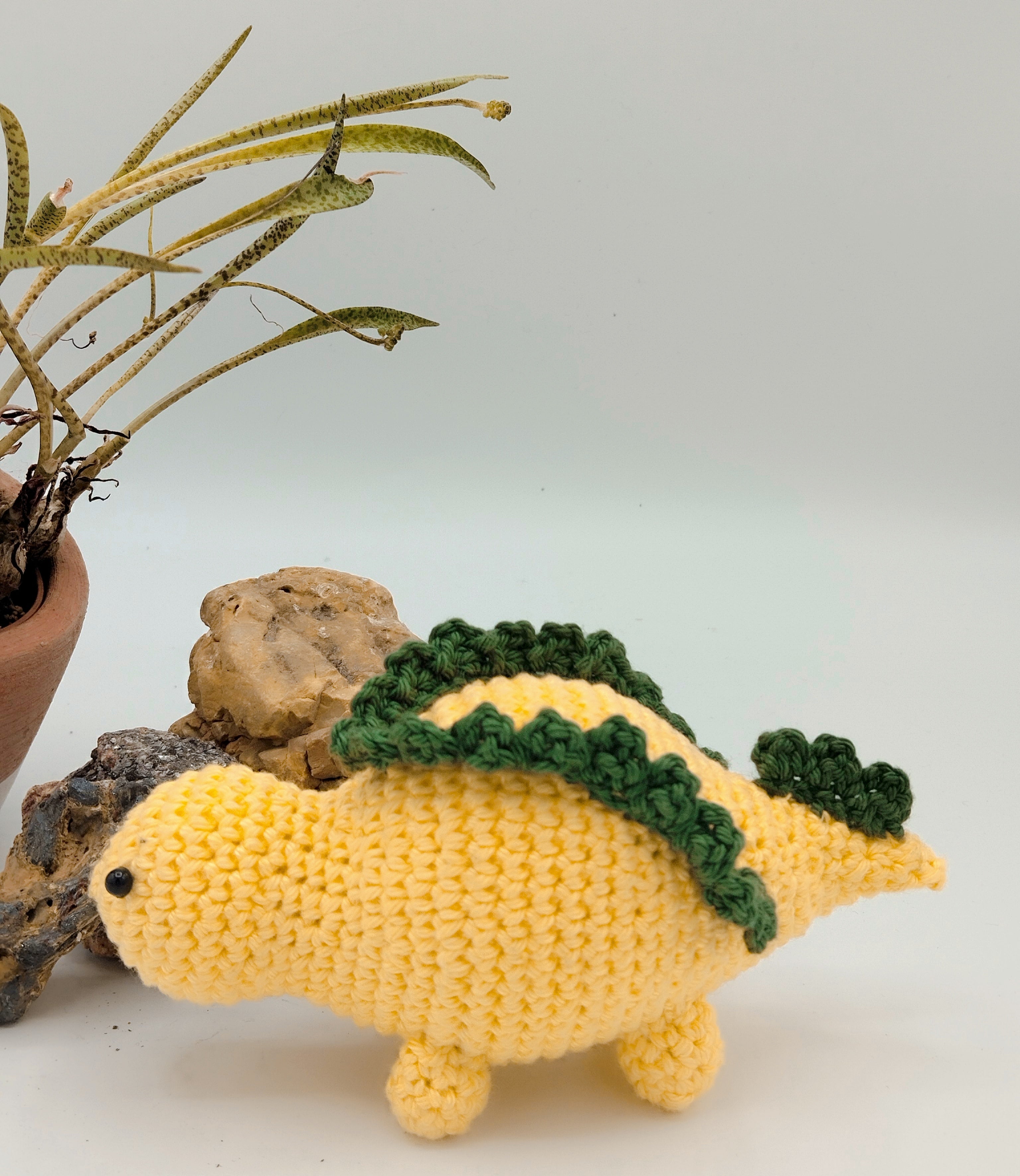 STEGOSAURUS AMIGURUMI PATTERN.